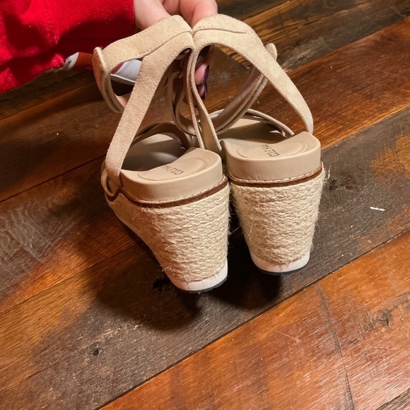 Cole Haan Suede Cross-Strap Wedge Sandals in Beige Size 7.5B - Picture 6 of 11